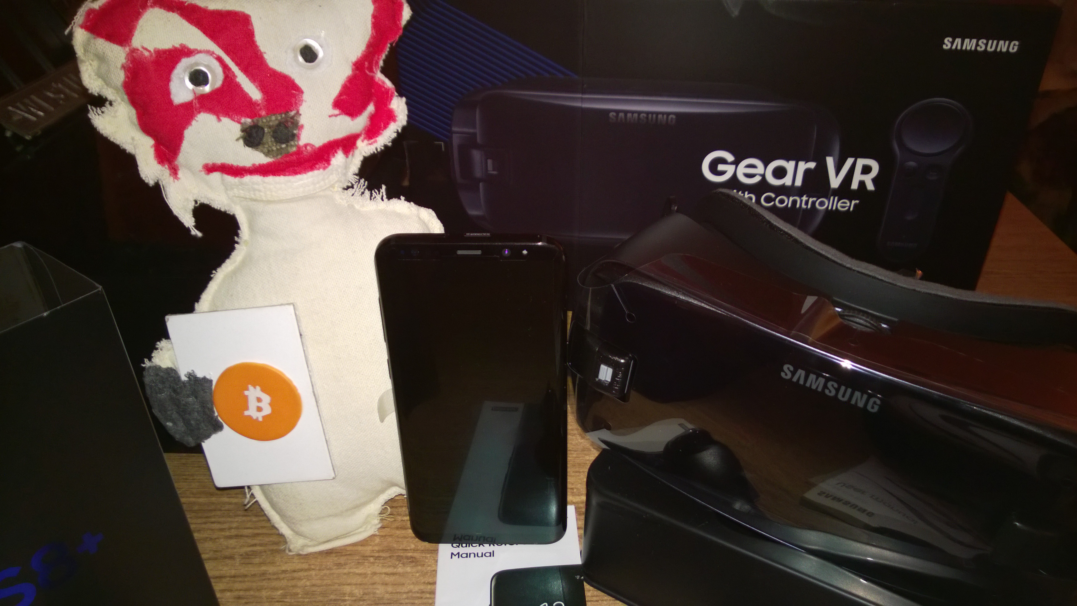 Nandi Bear and his new Samsung Galaxy s8 PLUS US unlocked and Gear VR virtual reality headset with controller Nandibear